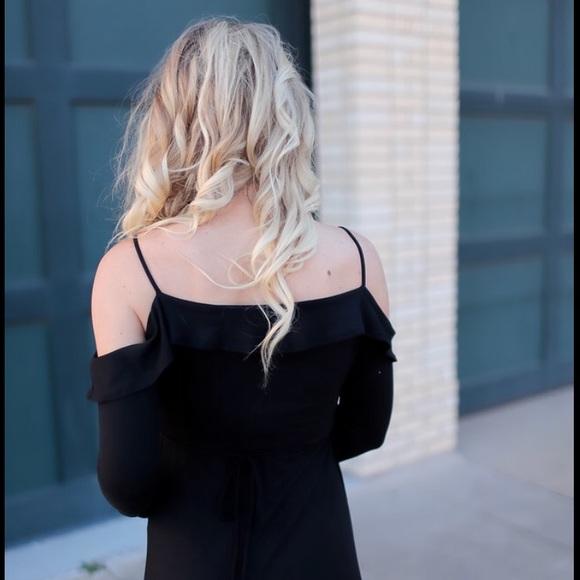 Last 1 Medium Romantic Ruffled Cold Shoulder Dress - Picture 4 of 8